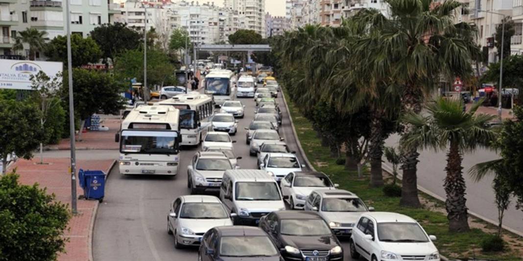 Zorunlu değilse bu saatlerde trafiğe çıkmayın 3